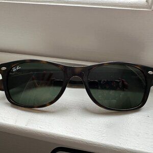 Ray-Ban New Wayfarer sunglasses in Tortoise.